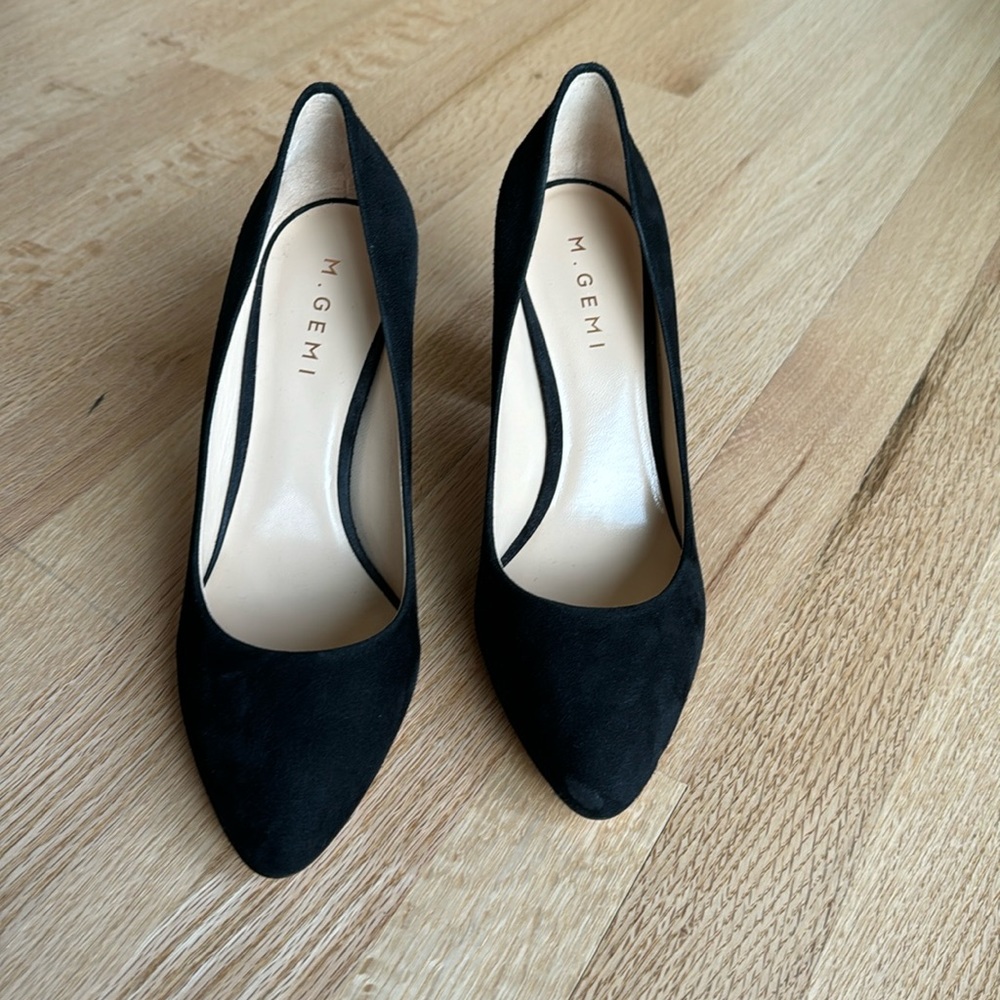 Authentic M.Gemi black suede 3” heels